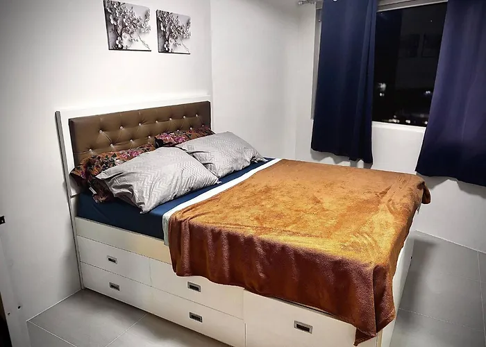 Apartamento Yare Pasay For Rent Perfect For Front Of Mall Of *